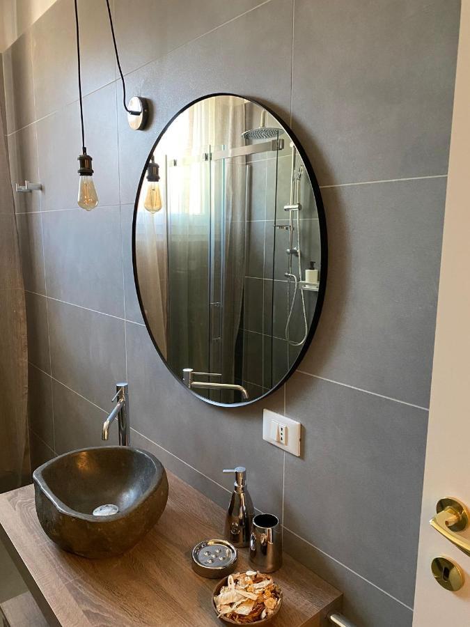 Aurora Flowers - Two Rooms And Free Parking Near Center And Train Station Modena Kültér fotó