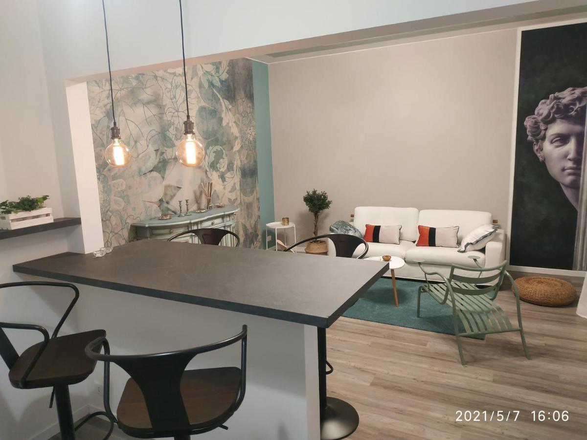 Aurora Flowers - Two Rooms And Free Parking Near Center And Train Station Modena Kültér fotó