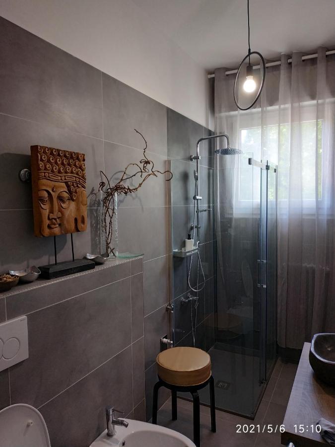 Aurora Flowers - Two Rooms And Free Parking Near Center And Train Station Modena Kültér fotó