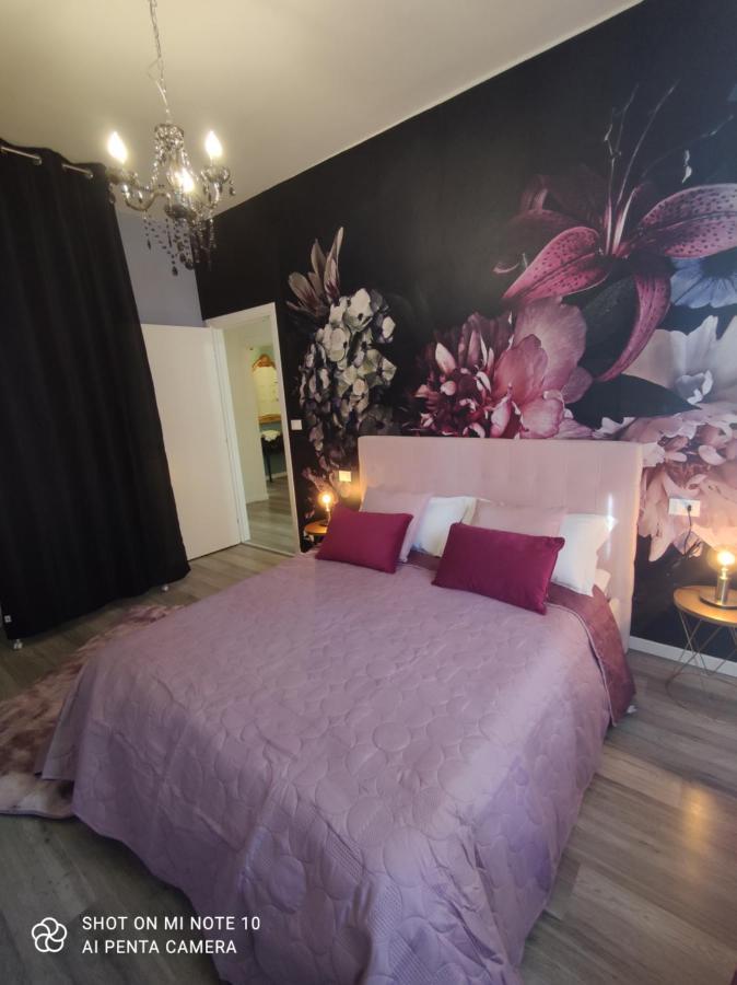 Aurora Flowers - Two Rooms And Free Parking Near Center And Train Station Modena Kültér fotó