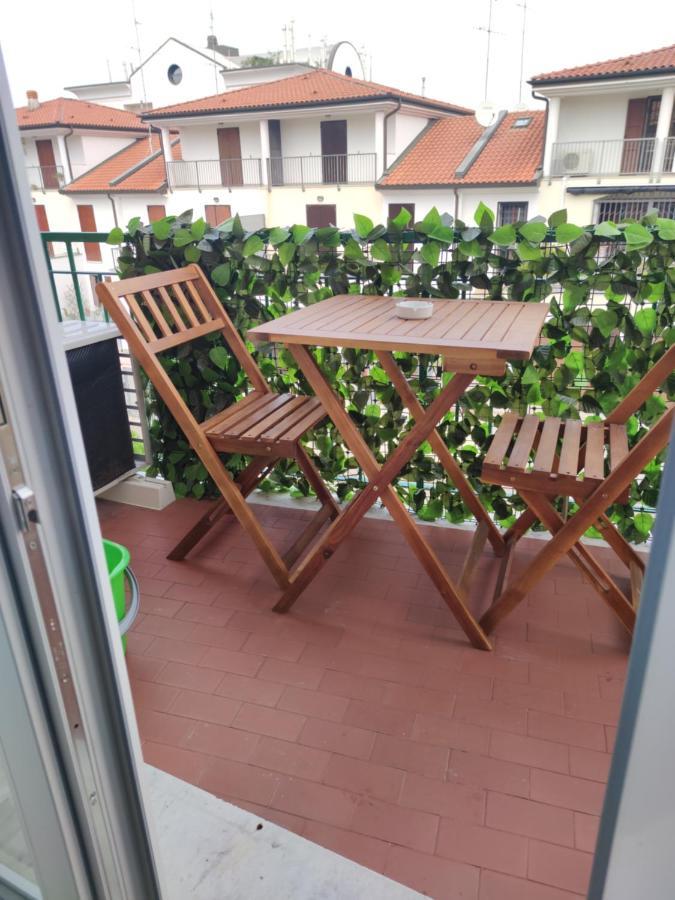 Aurora Flowers - Two Rooms And Free Parking Near Center And Train Station Modena Kültér fotó