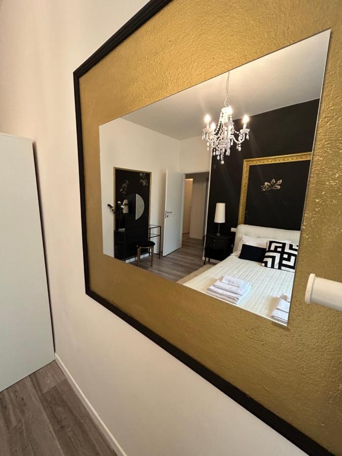 Aurora Flowers - Two Rooms And Free Parking Near Center And Train Station Modena Kültér fotó